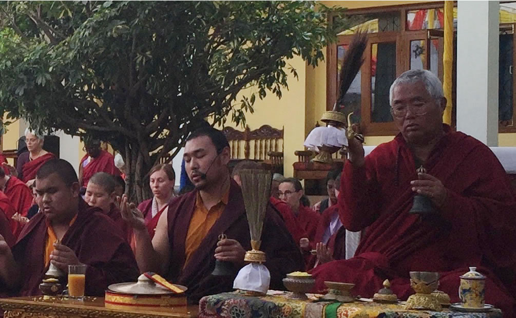 Venerable Dagpo Rinpoche and Minling Umdze Venerable Choktrul Jigdral Ngawang Kunga Rinpoche lead the Minling Dorsem